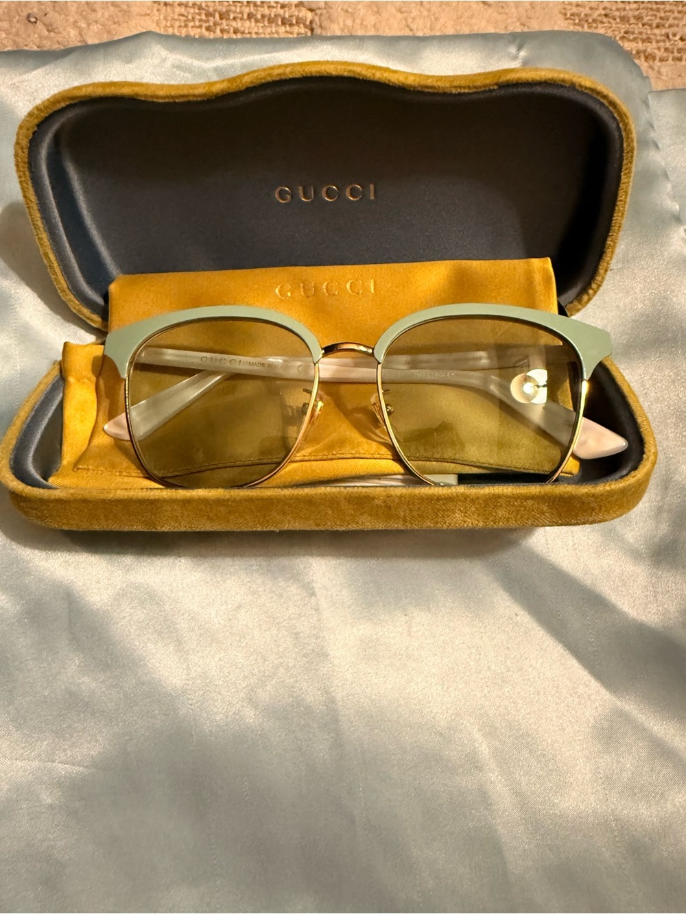 Gucci Clubmaster Women’s Sunglasses - Picture 4 of 9